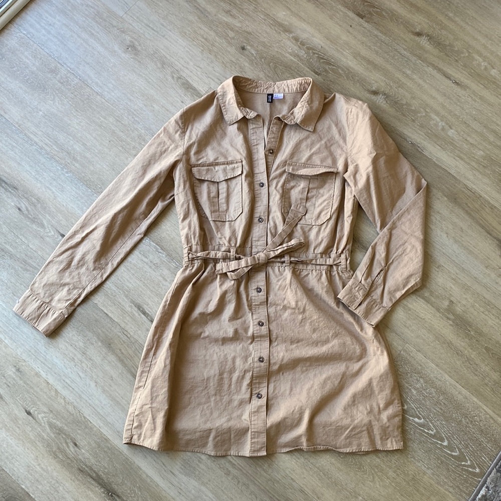 Mini summer dress, comfortable fit, tan color